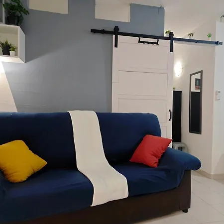Apartament 1bed Flat With Pool, Balcony & Hammock - Only 5 Mins To The Beach! *