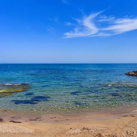 Apartament 1bed Flat With Pool, Balcony & Hammock - Only 5 Mins To The Beach!